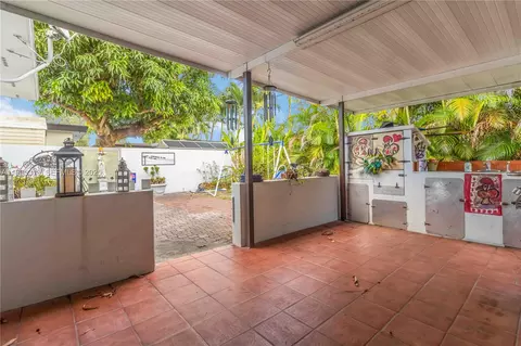 Exterior - 714 W 56th St, Hialeah, FL 33012 photo 1 of 4