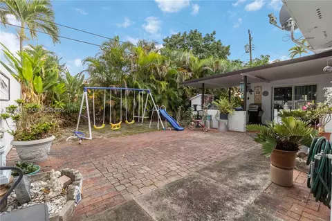 Exterior - 714 W 56th St, Hialeah, FL 33012 photo 2 of 4