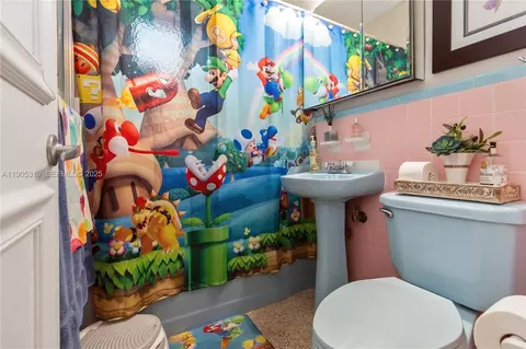 Bath - 714 W 56th St, Hialeah, FL 33012 photo 2 of 2