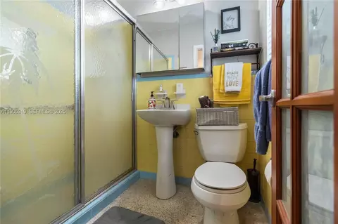 Bath - 714 W 56th St, Hialeah, FL 33012 photo 1 of 2