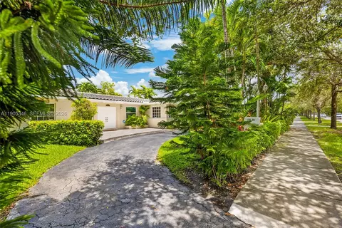 13820 SW 82nd Ave, Palmetto Bay, FL 33158
