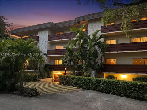 1205 Mariposa Ave #402, Coral Gables, FL 33146