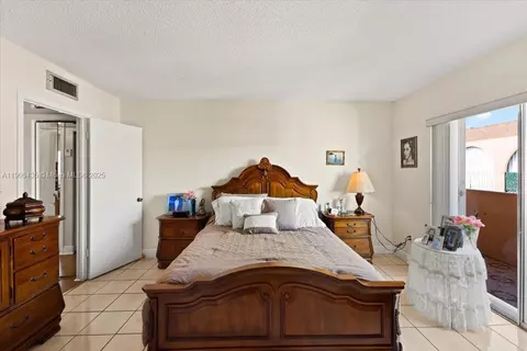 Bedroom - 460 E 23rd St #508, Hialeah, FL 33013 photo 3 of 5