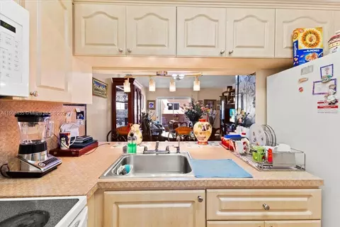 Kitchen - 460 E 23rd St #508, Hialeah, FL 33013 photo 2 of 2