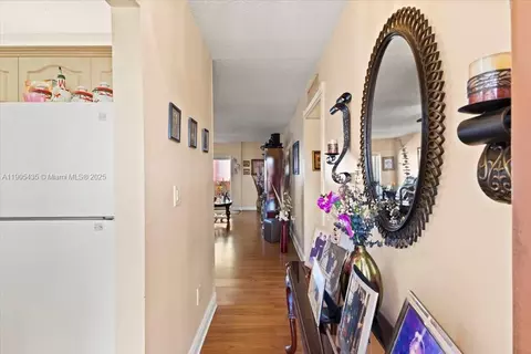 Entry Way - 460 E 23rd St #508, Hialeah, FL 33013 photo 1 of 1
