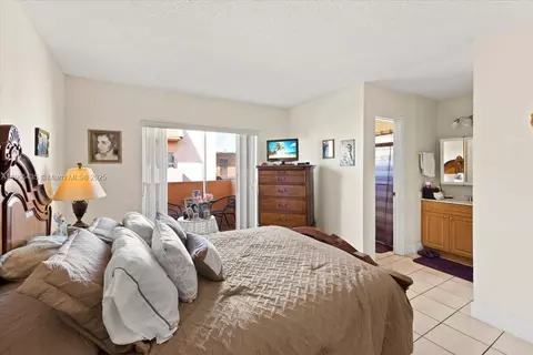 Bedroom - 460 E 23rd St #508, Hialeah, FL 33013 photo 1 of 5