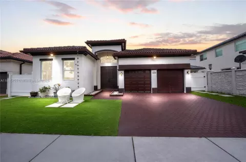 18000 NW 90th Pl, Hialeah, FL 33018