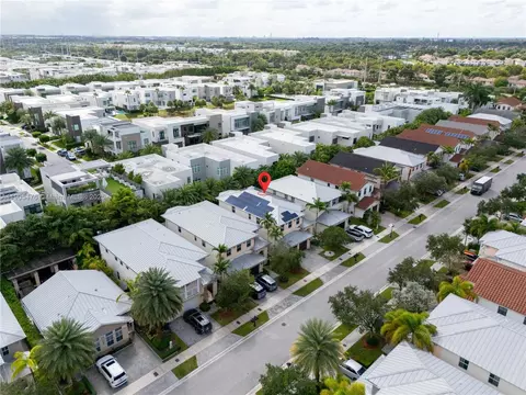 10470 NW 69th Ter, Doral, FL 33178
