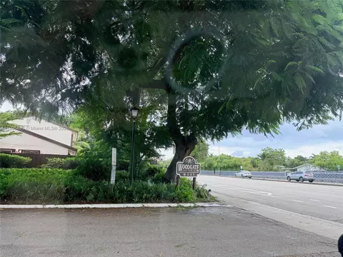 6835 SW 128th Ct, Miami, FL 33183
