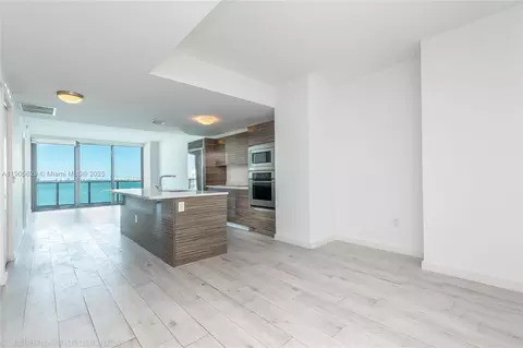 Living - 460 NE 28th St #1905, Miami, FL 33137 photo 1 of 2