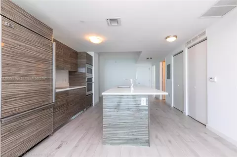 Kitchen - 460 NE 28th St #1905, Miami, FL 33137 photo 3 of 4