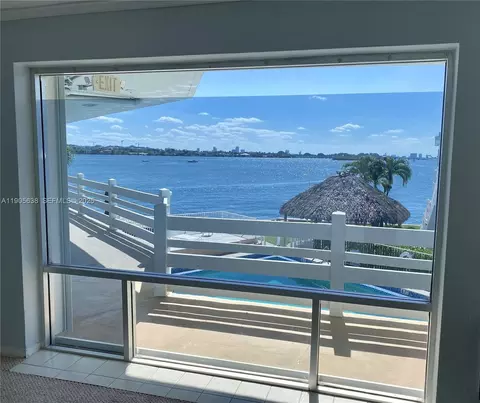 2700 NE 135th St #48, North Miami, FL 33181