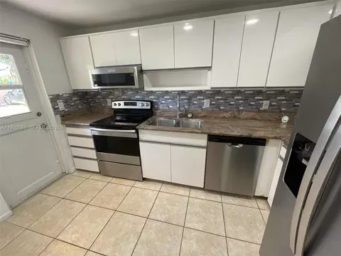 4500 N Federal Hwy #102A, Lighthouse Point, FL 33064