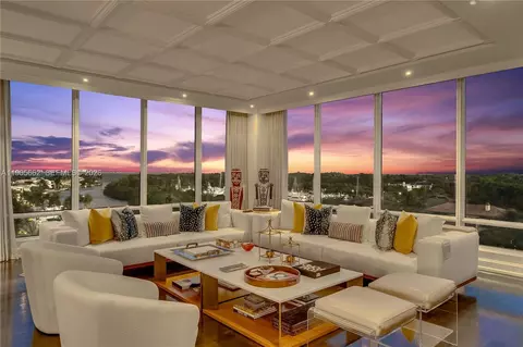 60 Edgewater Dr #7A, Coral Gables, FL 33133