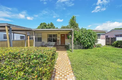 671 E 53rd St, Hialeah, FL 33013