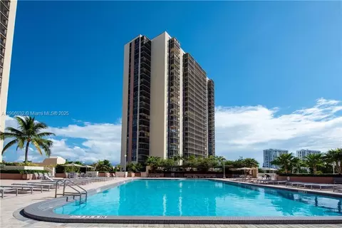 20379 W Country Club Dr #1035, Aventura, FL 33180