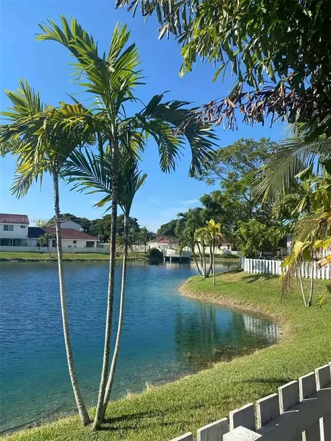 1905 San Remo Cir, Homestead, FL 33035