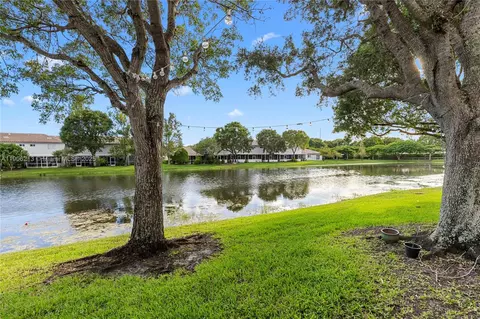 527 NW 208th Dr, Pembroke Pines, FL 33029
