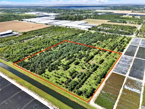 212 SW Nn Sw 264th St, Homestead, FL 33031