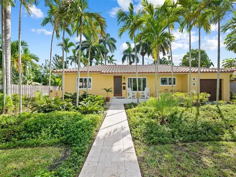 1038 Tyler St, Hollywood, FL 33019