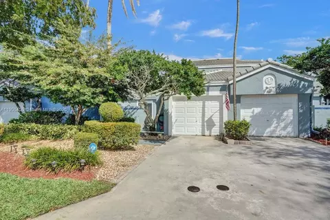 8465 Waterford Cir, Tamarac, FL 33321