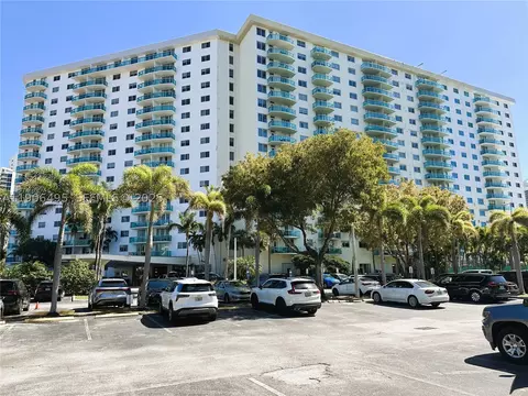 19370 Collins Ave #PH-10, Sunny Isles Beach, FL 33160