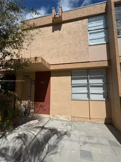 6007 SW 69th St #74, South Miami, FL 33143