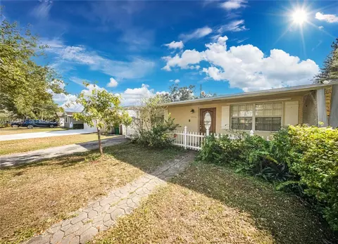 9426 SW 52nd St, Cooper City, FL 33328