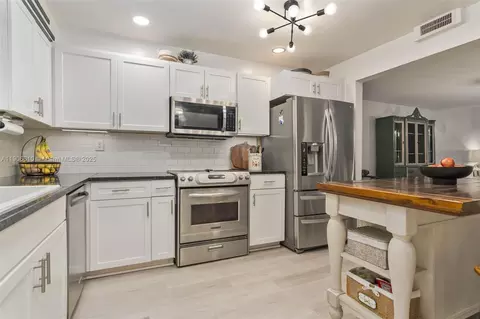1603 NE 105th St #3-9, Miami Shores, FL 33138