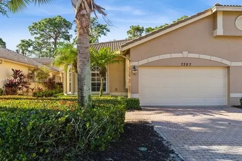 7327 Sea Pines Ct, Port Saint Lucie, FL 34986