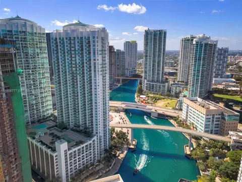 31 SE 5th St #901, Miami, FL 33131