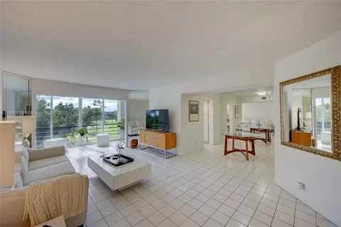 3654 Via Poinciana #502, Lake Worth, FL 33467