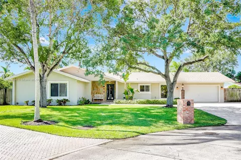 11350 SW 127th St, Miami, FL 33176