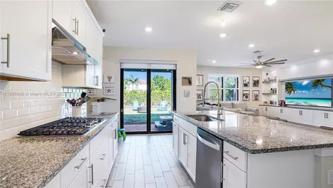 8605 Patron Ln, Lake Worth, FL 33467