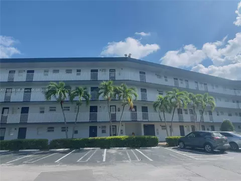 443 NE 195th St #338, Miami, FL 33179