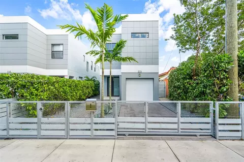 223 NW 40th Ct, Miami, FL 33126