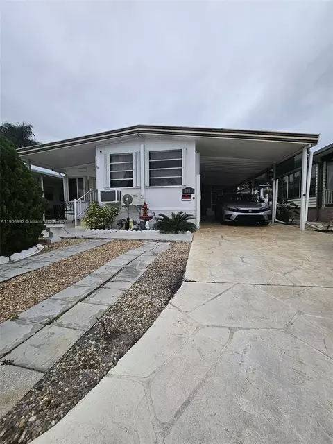 2848 W Marina Dr, Fort Lauderdale, FL 33312