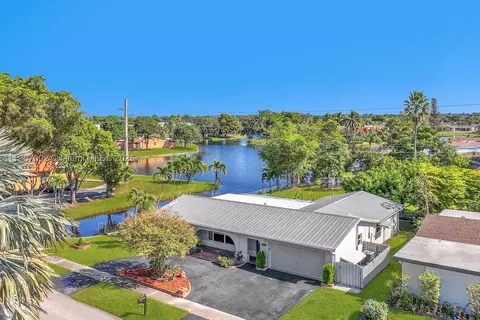 1245 NW 92nd Ave, Pembroke Pines, FL 33024