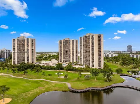 20379 W Country Club Dr #737, Aventura, FL 33180