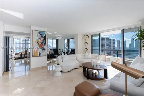3500 Mystic Pointe Dr #2206, Aventura, FL 33180