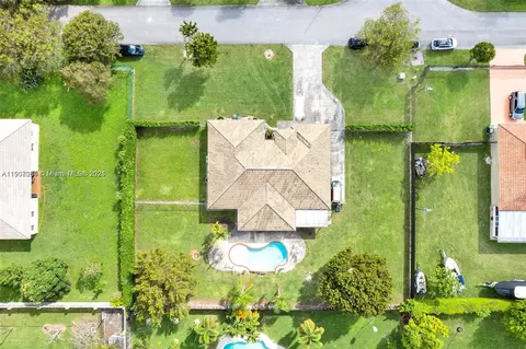 15433 SW 278th St, Homestead, FL 33032