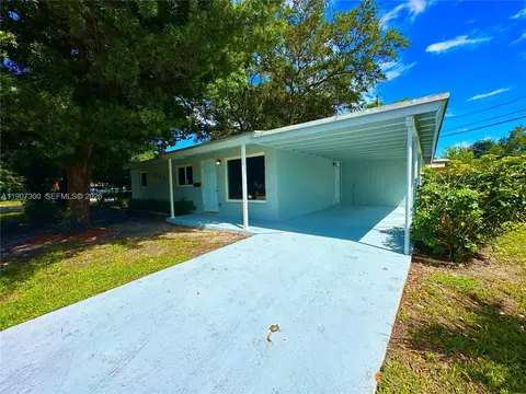 5740 Freedom St, Hollywood, FL 33021