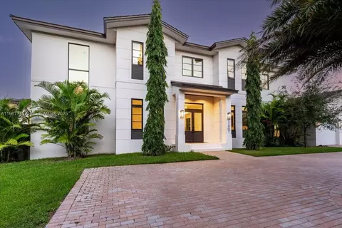 11907 SW 70th Ave, Pinecrest, FL 33156