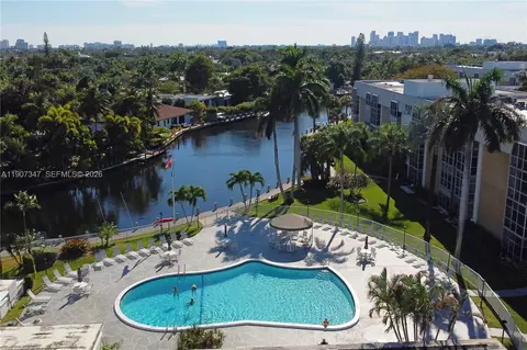 3040 NE 16th Ave #216, Oakland Park, FL 33334