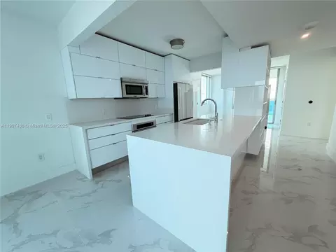 2641 N Flamingo Rd #2208N, Sunrise, FL 33323