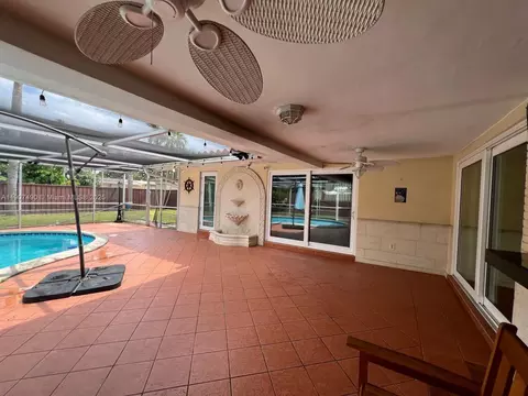 2001 N 41st Ave, Hollywood, FL 33021 photo 11