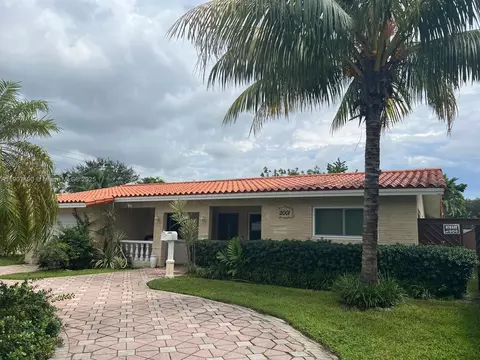 2001 N 41st Ave, Hollywood, FL 33021 photo 2