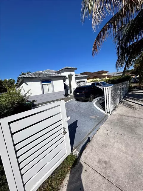 4607 NW 165th St, Miami Gardens, FL 33054 photo 3