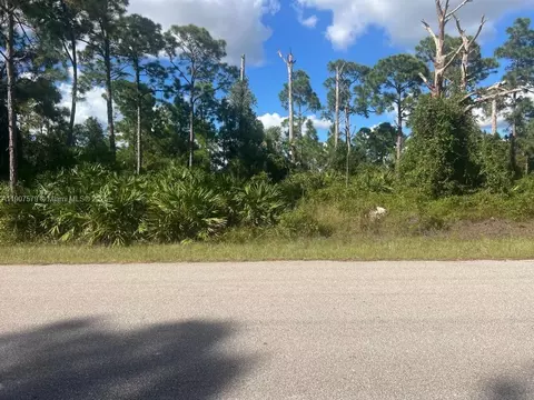 521 Roosevelt Ave, Lehigh Acres, FL 33936