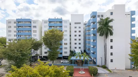 5050 NW 7th St #309, Miami, FL 33126
